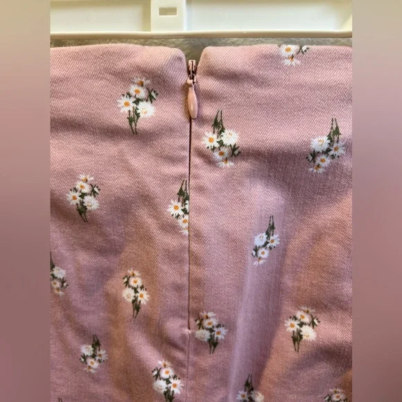 Aeropostale light pink skirt with flower daisy print all over size XS - Picture 3 of 6